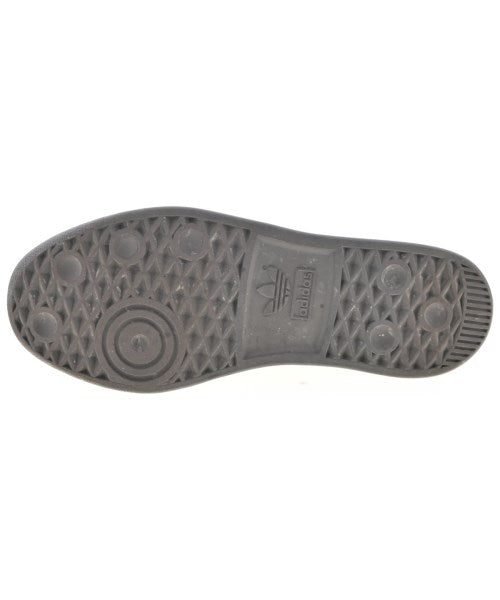 adidas 運動鞋