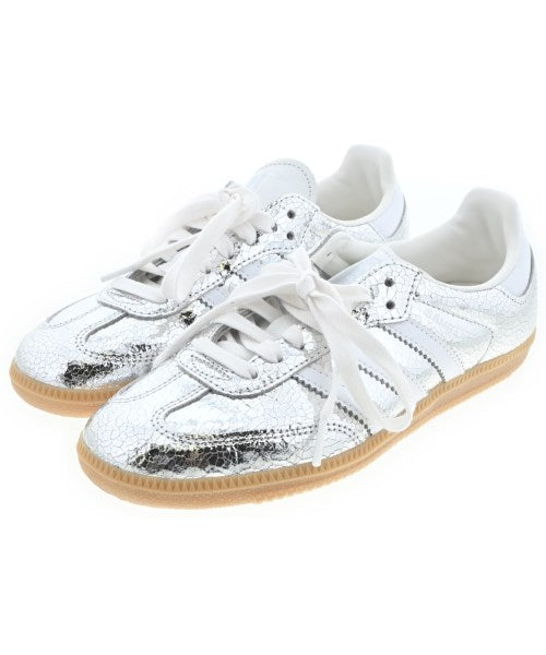 adidas 運動鞋