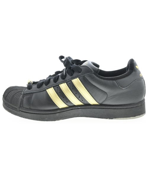adidas 運動鞋
