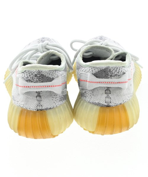 adidas 運動鞋