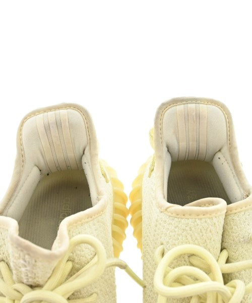 adidas 運動鞋