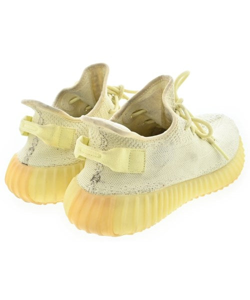 adidas 運動鞋