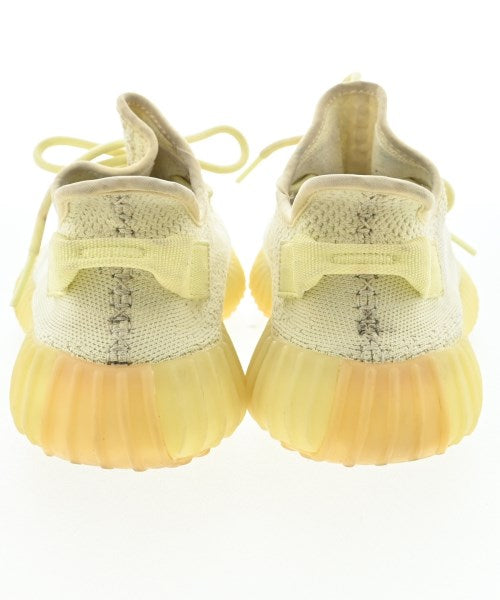 adidas 運動鞋
