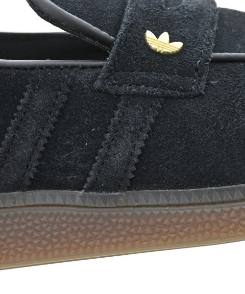 adidas 運動鞋