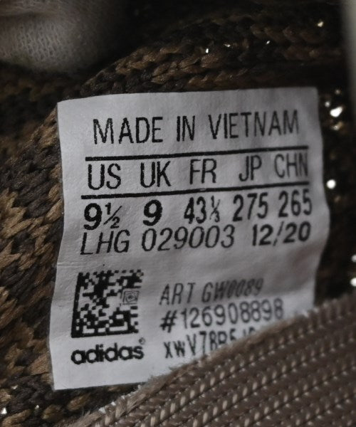 adidas 運動鞋