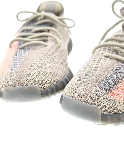 adidas 運動鞋