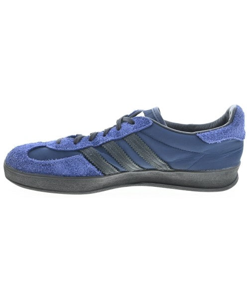 adidas 運動鞋