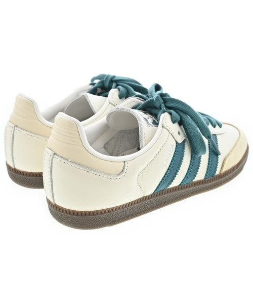 adidas 運動鞋