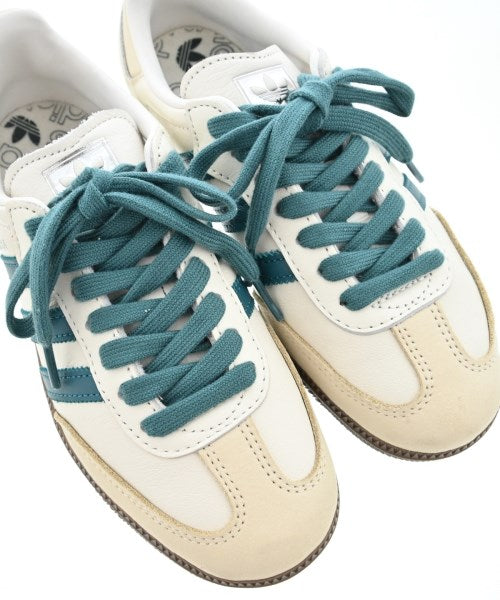 adidas 運動鞋
