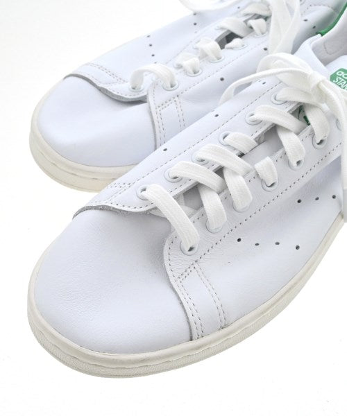 adidas 運動鞋