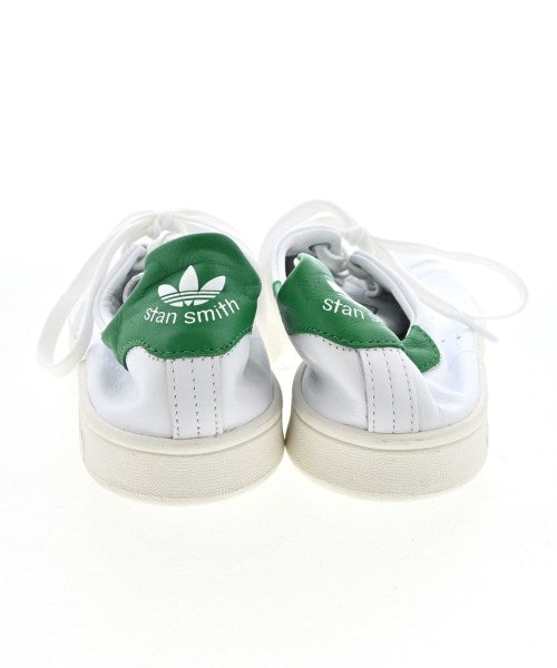 adidas 運動鞋