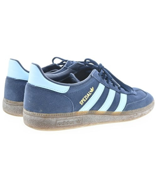 adidas 運動鞋