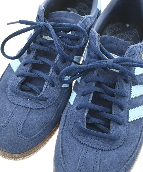 adidas 運動鞋