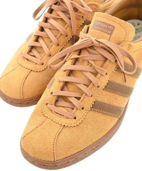 adidas 運動鞋