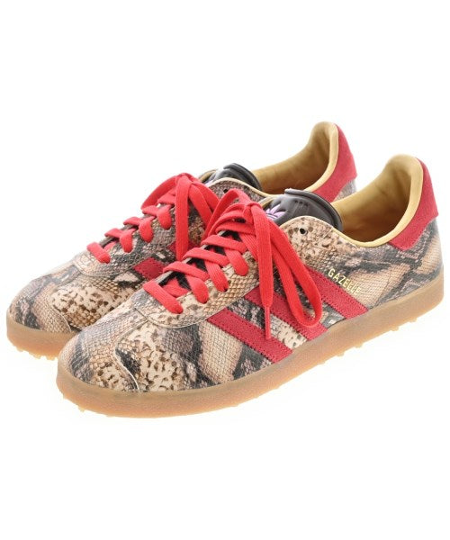 adidas 運動鞋