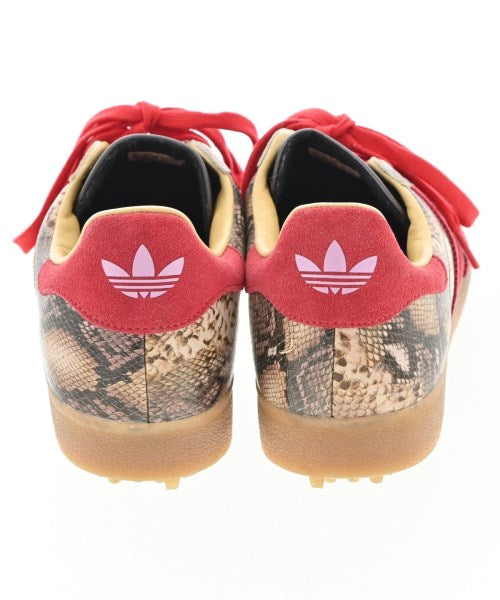 adidas 運動鞋
