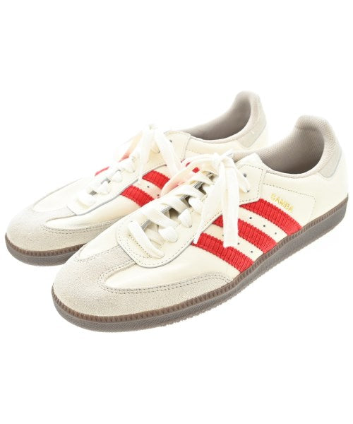 adidas 運動鞋