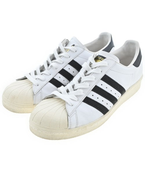 adidas 運動鞋