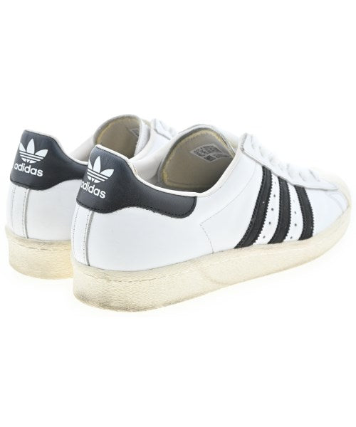 adidas 運動鞋