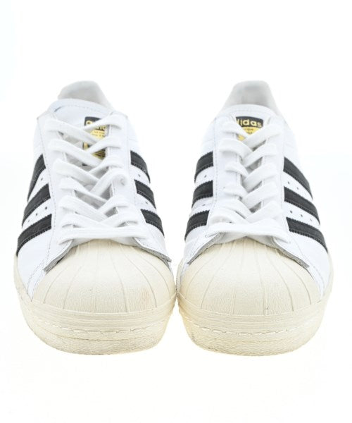 adidas 運動鞋