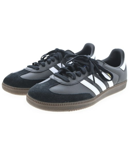 adidas 運動鞋