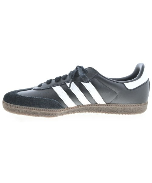 adidas 運動鞋