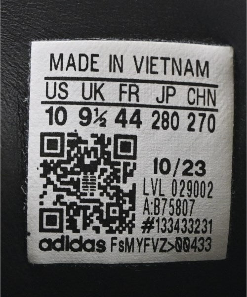 adidas 運動鞋