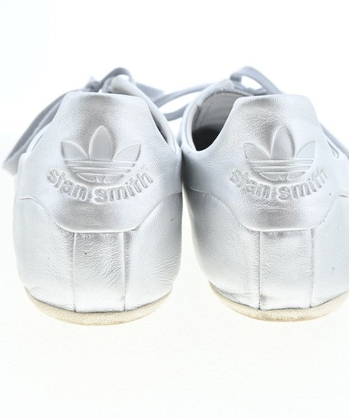 adidas 運動鞋