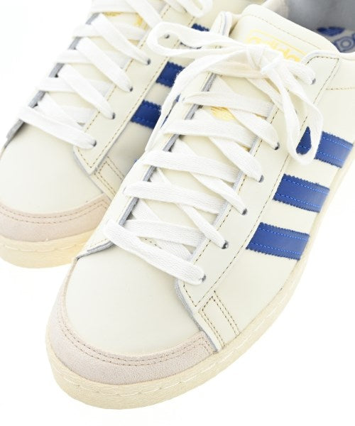 adidas 運動鞋
