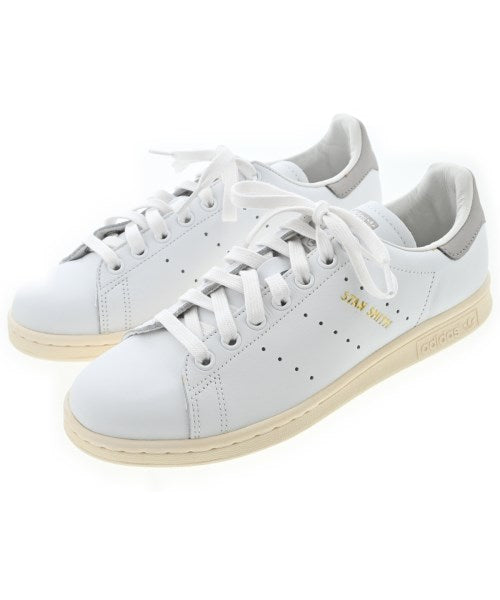 adidas 運動鞋