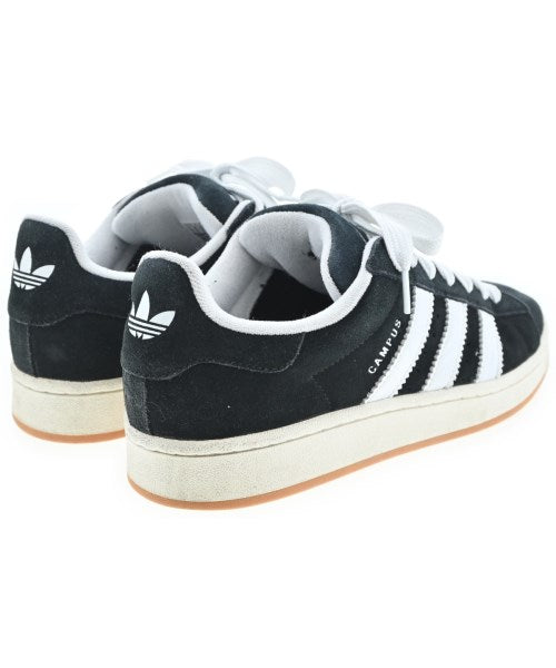 adidas 運動鞋