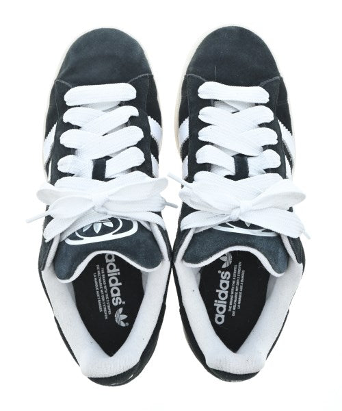 adidas 運動鞋