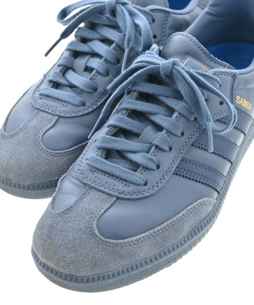 adidas 運動鞋
