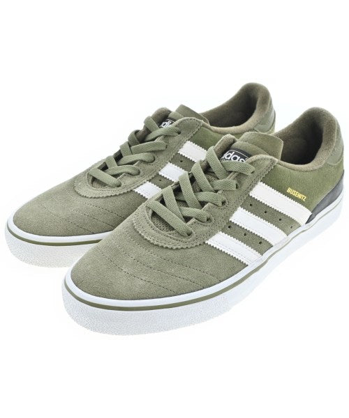 adidas 運動鞋