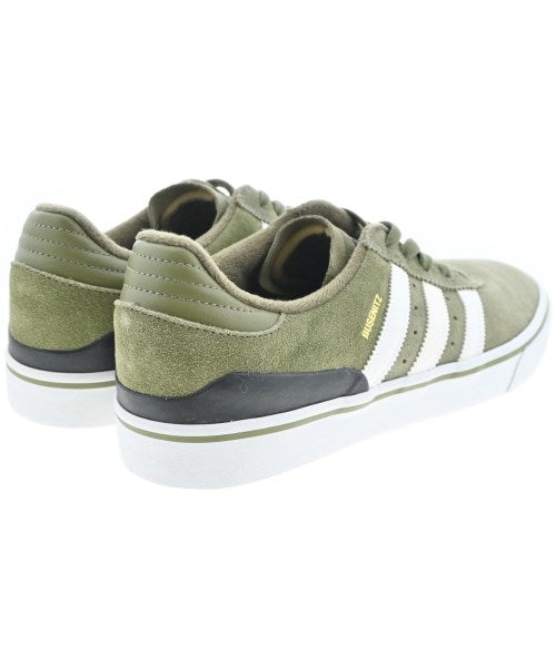 adidas 運動鞋