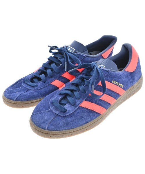 adidas 運動鞋