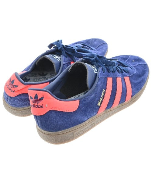 adidas 運動鞋