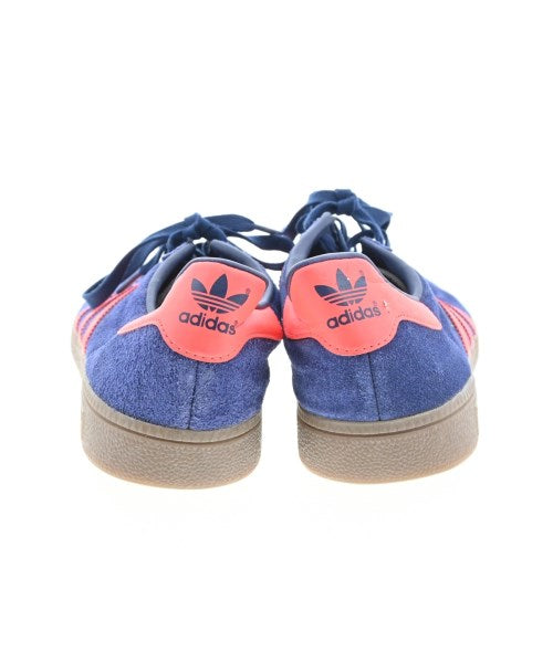 adidas 運動鞋