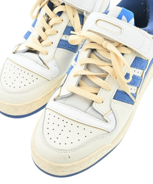 adidas 運動鞋