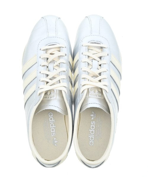 adidas 運動鞋