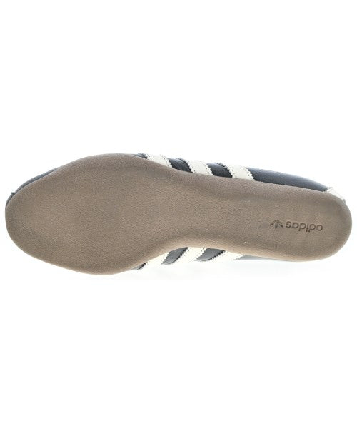 adidas 運動鞋