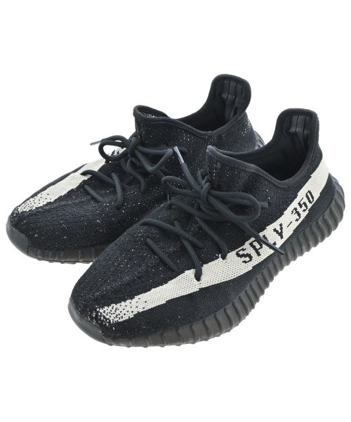 adidas 運動鞋