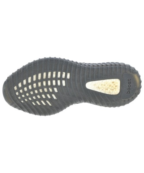 adidas 運動鞋