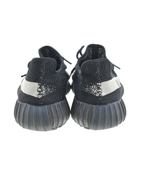 adidas 運動鞋
