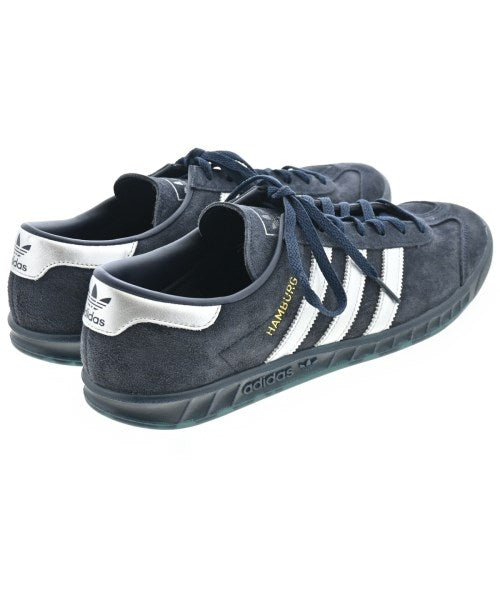 adidas 運動鞋