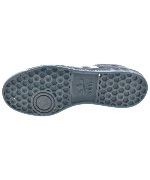 adidas 運動鞋