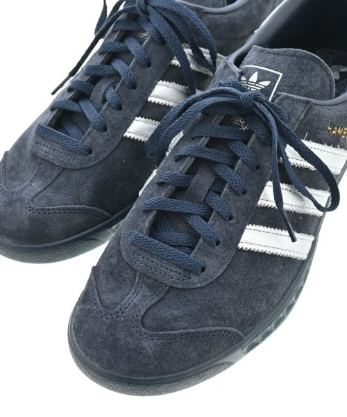 adidas 運動鞋