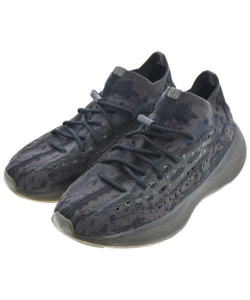 adidas 運動鞋