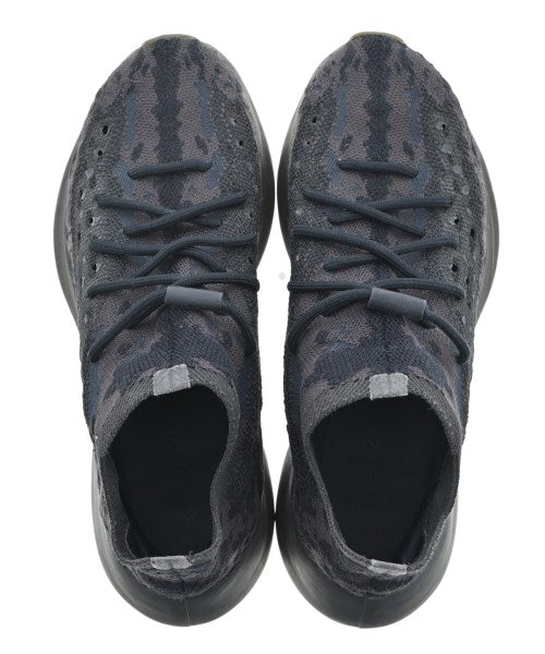 adidas 運動鞋