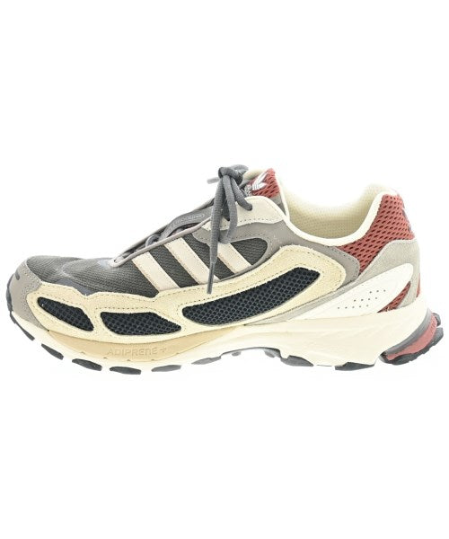 adidas 運動鞋